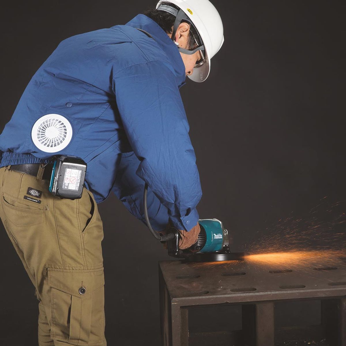 Makita Viftejakke M 18V LXT ® DFJ304ZM