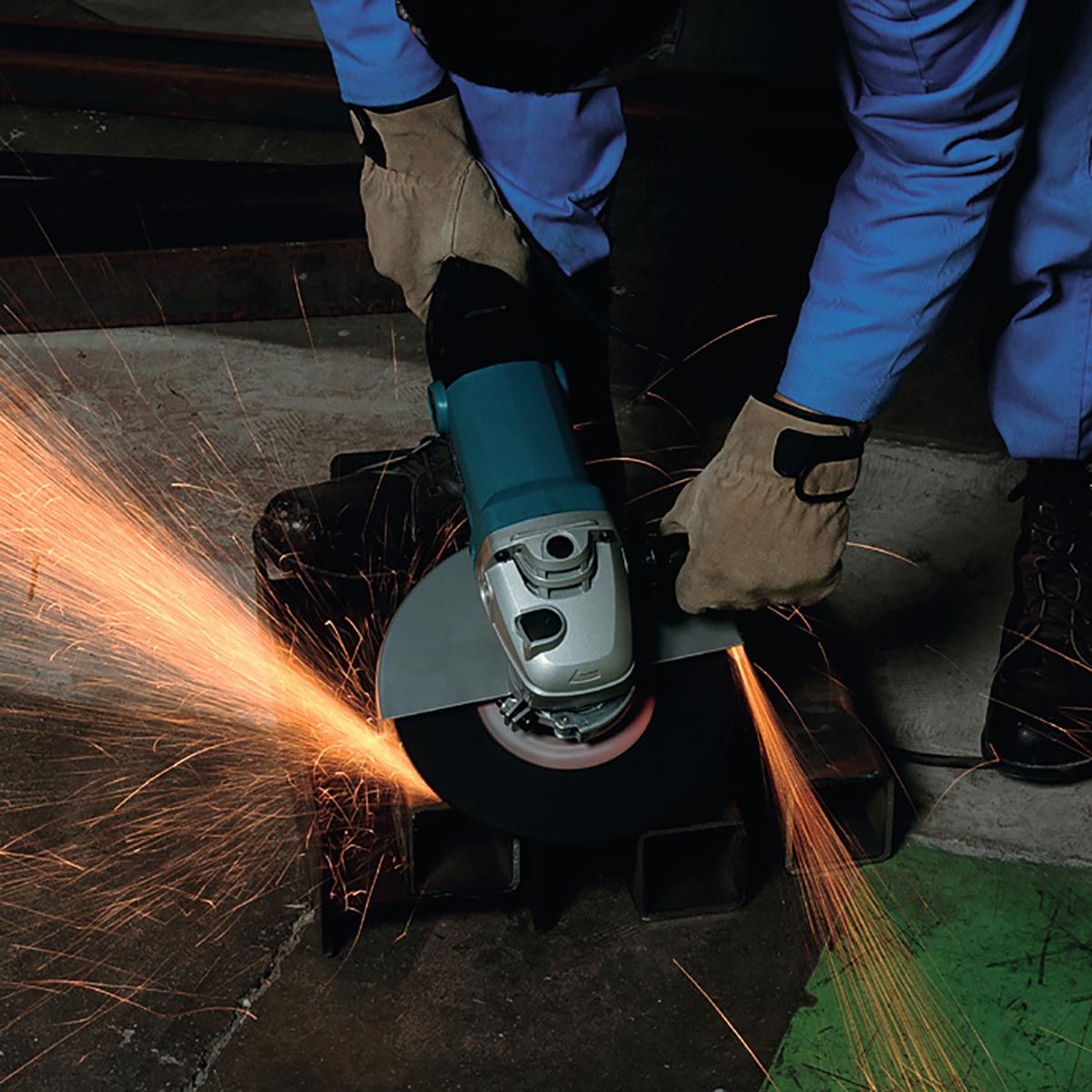 Makita Vinkelsliper 2200W 230mm GA9010CF