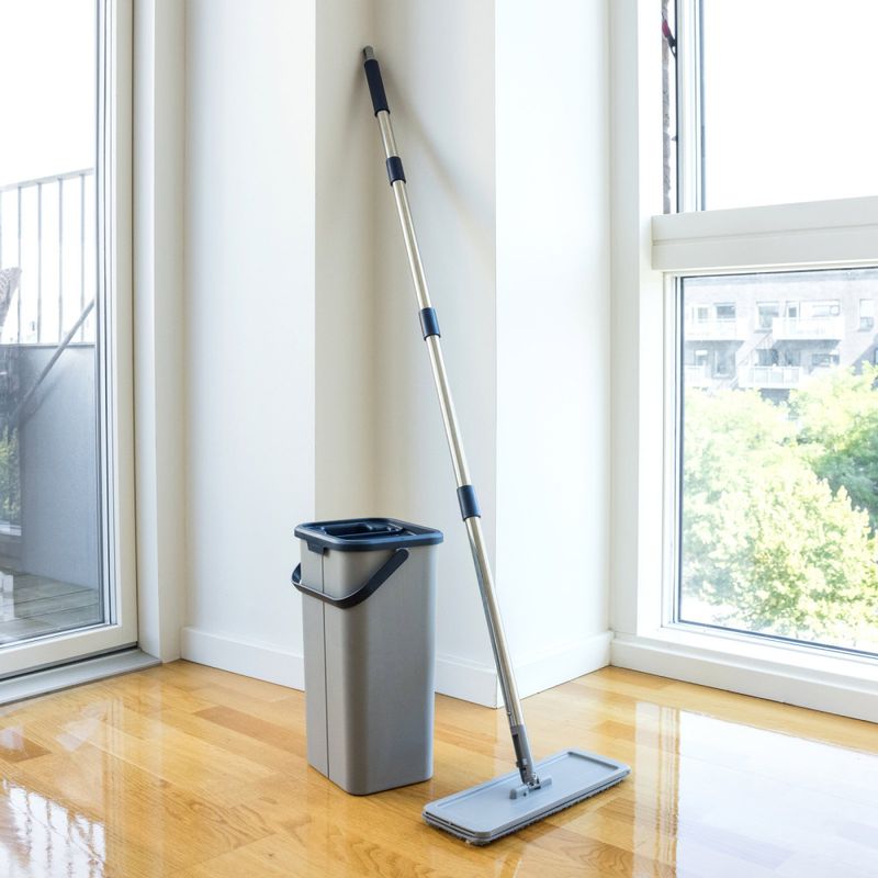 Moppesett - Mopp med Bøtte og 2 Mikrofibermopper