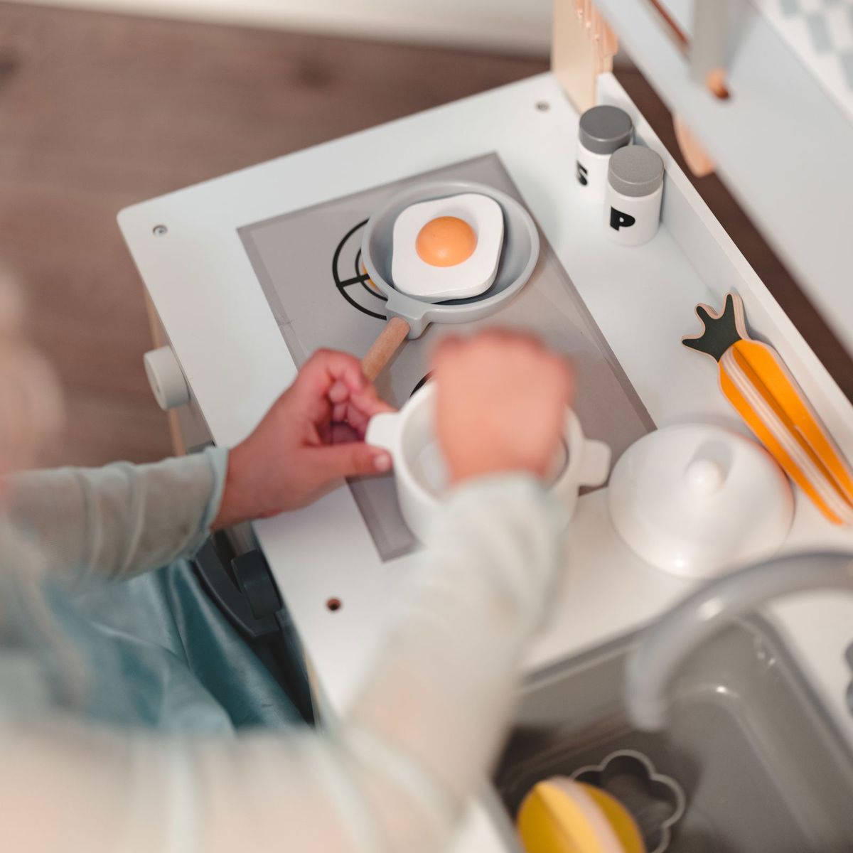 Lekekjøkken For Barn - Stort Lekekjøkken i Tre med masse tilbehør