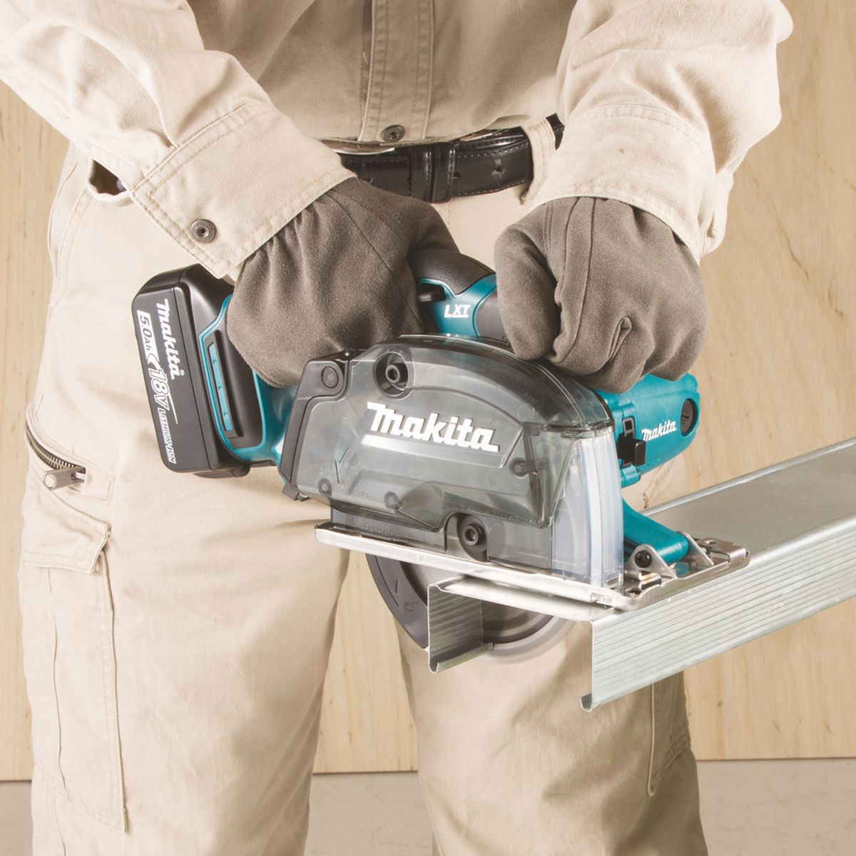 Makita Sirkelsag 18V LXT ® 136mm DCS552Z