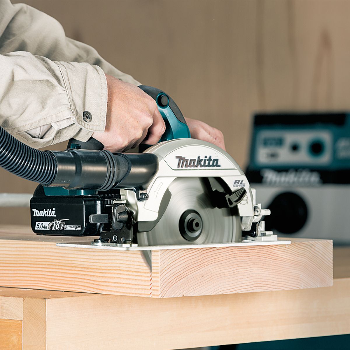 Makita Sirkelsag 18V LXT ® 165mm DHS661ZU AWS