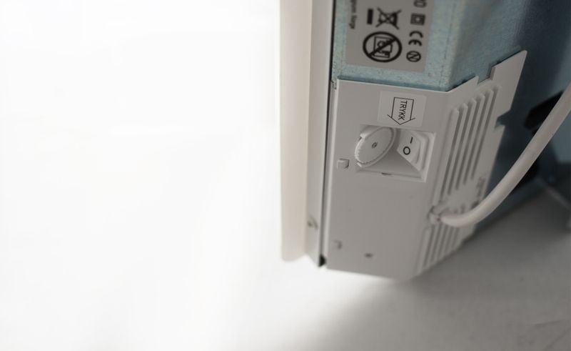 Beha panelovn med glassfront og Wifi - 750W - Hvit LGV 7 - Norskutviklet varmeovn