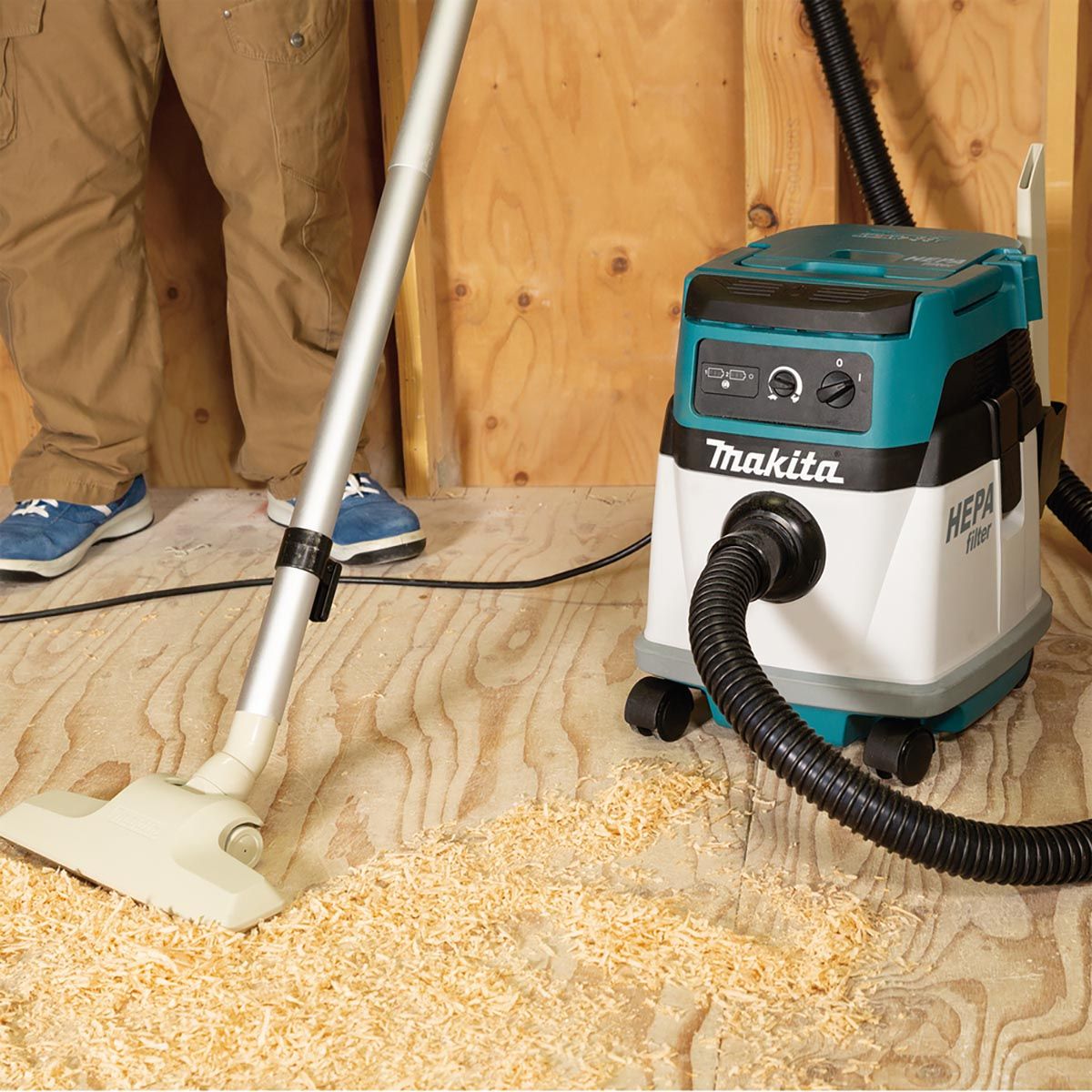 Makita Støvsuger 2x18V LXT ® / 230V 15L DVC151LZ